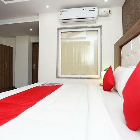 Oyo 35917 Vatika Heights Hotel McLeod Gandzs Kültér fotó