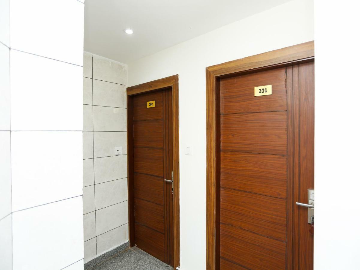 Oyo 35917 Vatika Heights Hotel McLeod Gandzs Kültér fotó